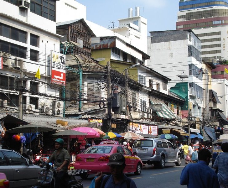 Verkehr in der Chinatown in Bangkok